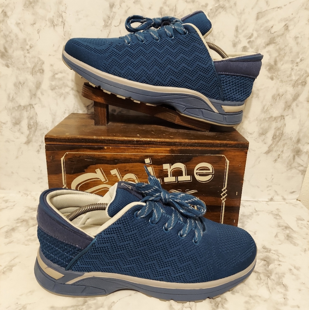 Pre-Owned Zeba Hands Free Sneakers